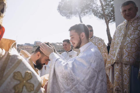 Владика Йосиф Мілян у Римі висвятив нового священника та трьох дияконів — випускників КТДС